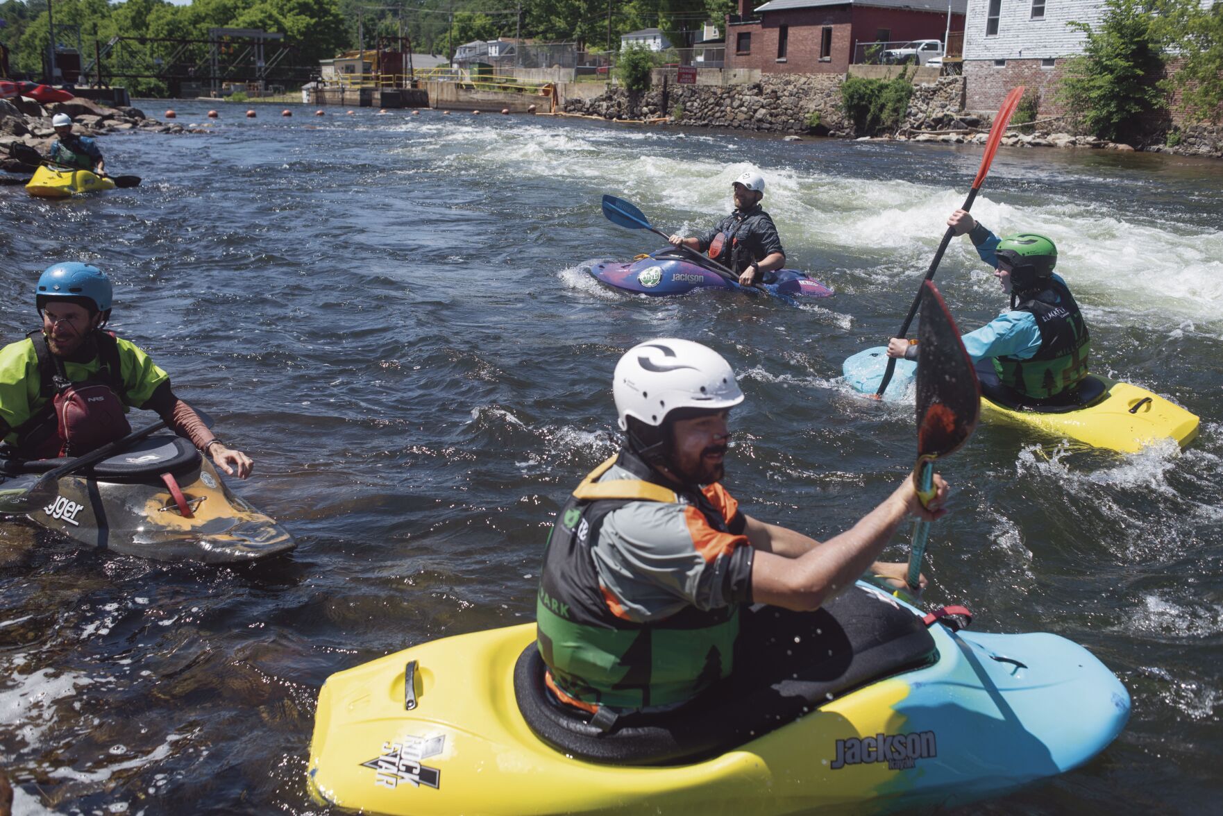 Kayaker circle